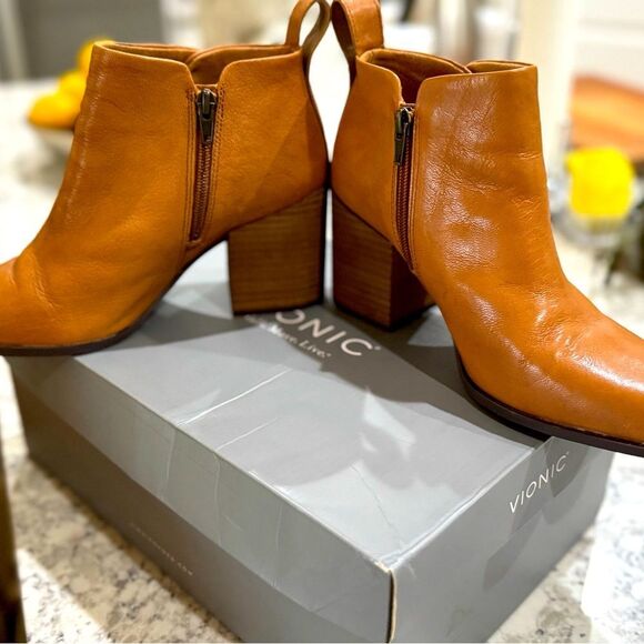 Gorgeous Booties!!! - Picture 1 of 4